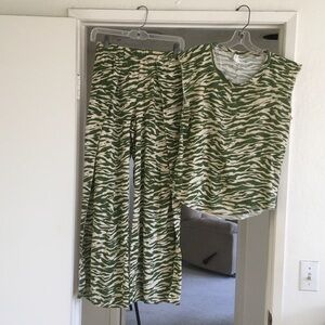 ANTHROPOLOGIE-DAILY PRACTICE GREEN ZEBRA PRINT SET/NEW